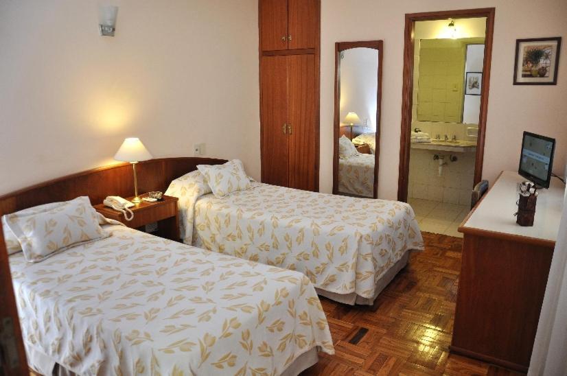 Hotel Los Cedros Салто Екстериор снимка