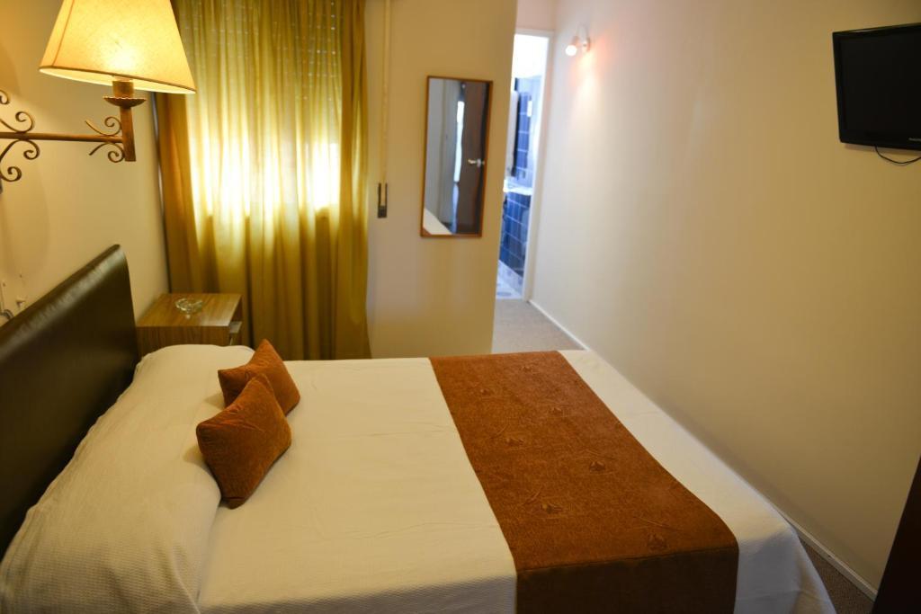 Hotel Los Cedros Салто Екстериор снимка